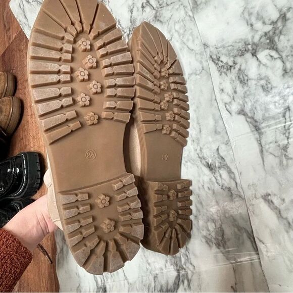 LOFT Chelsea Ankle Boots Tan Beige Size 8.5 neutral minimalist casual - Picture 7 of 7